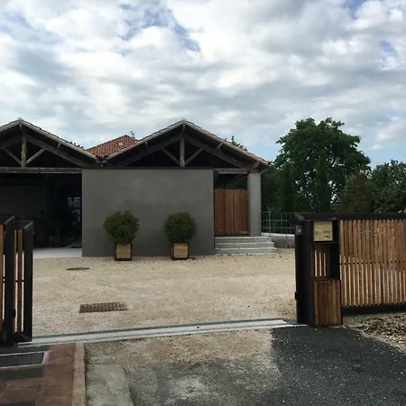Bed & Breakfast Hangar De Bellevue Cahors